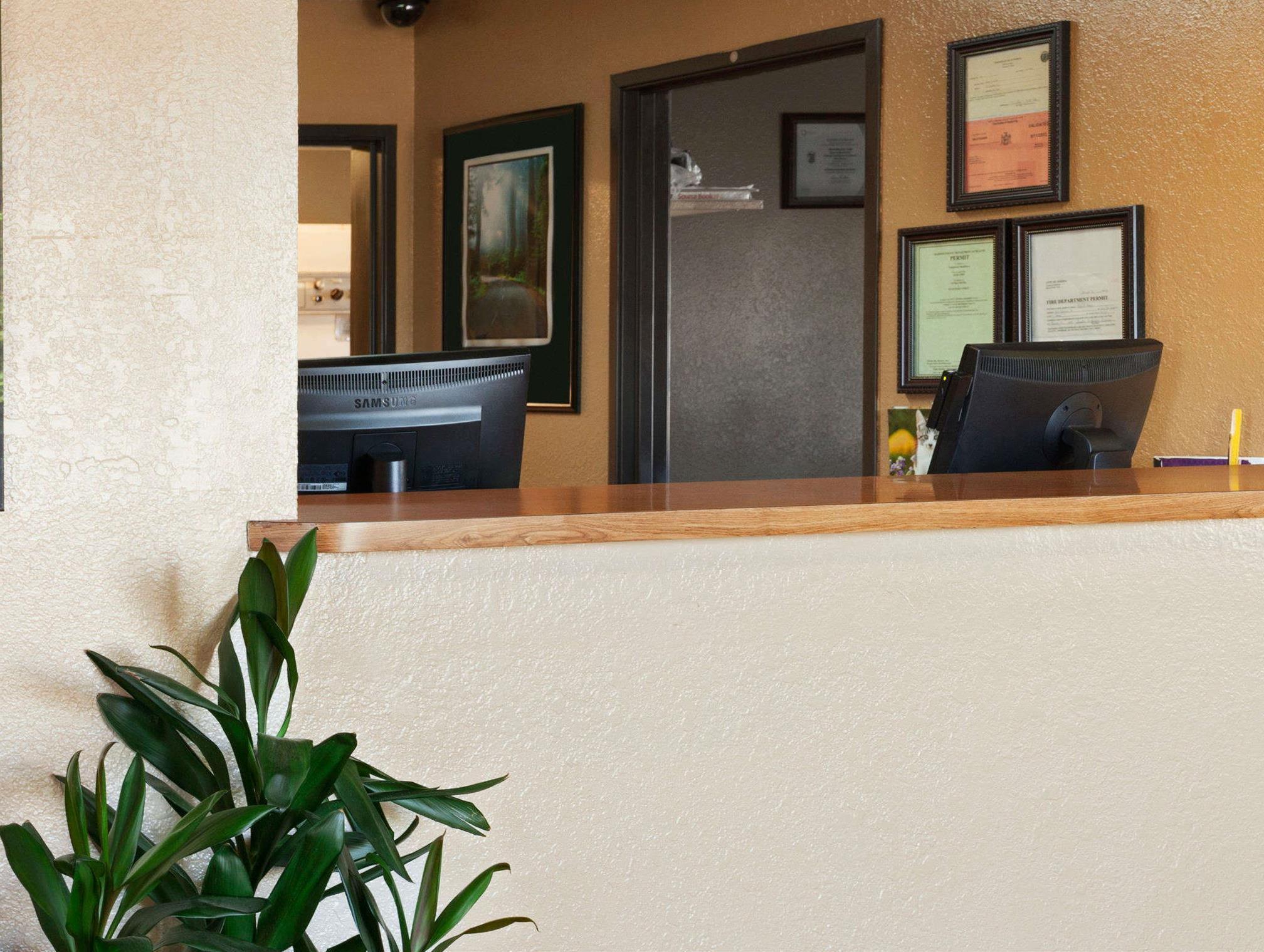 Quality Inn Oneida Екстериор снимка