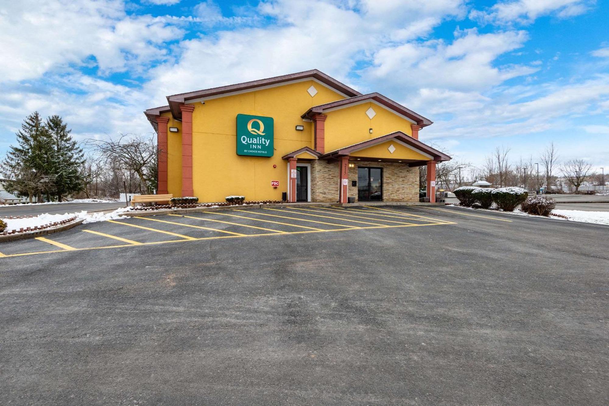 Quality Inn Oneida Екстериор снимка