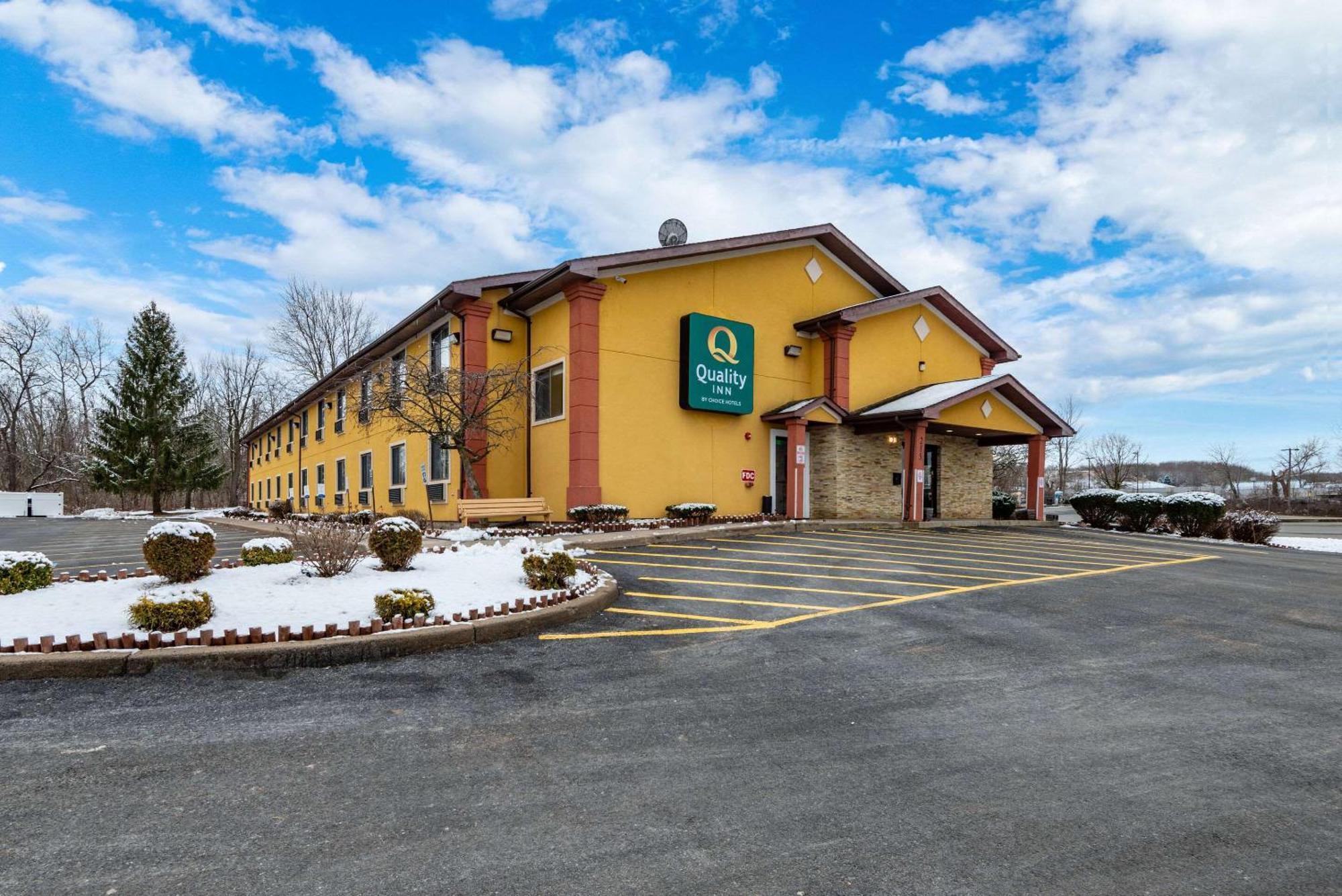 Quality Inn Oneida Екстериор снимка