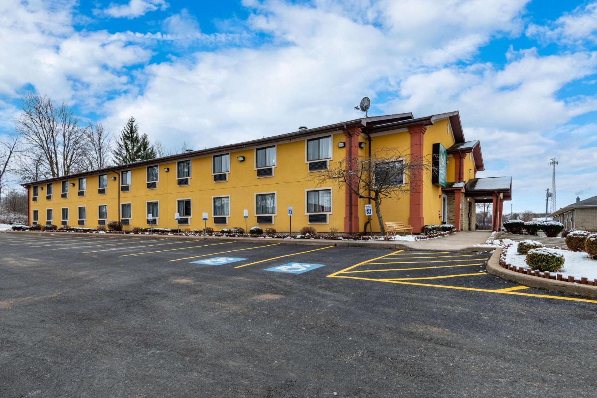 Quality Inn Oneida Екстериор снимка