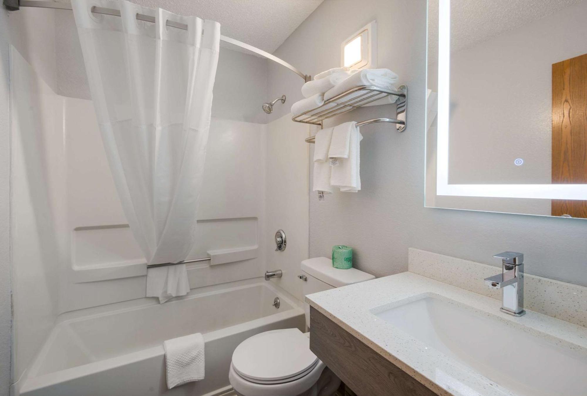 Quality Inn Oneida Екстериор снимка