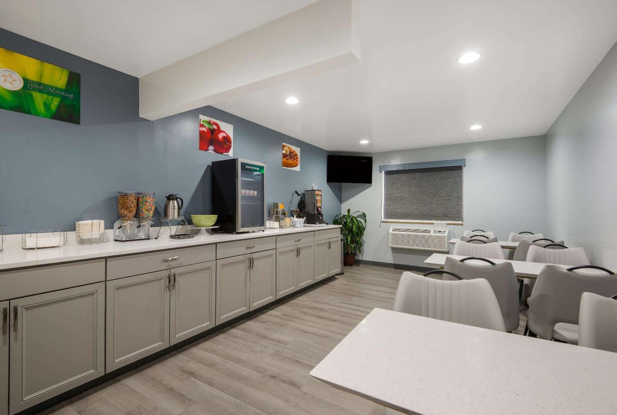 Quality Inn Oneida Екстериор снимка