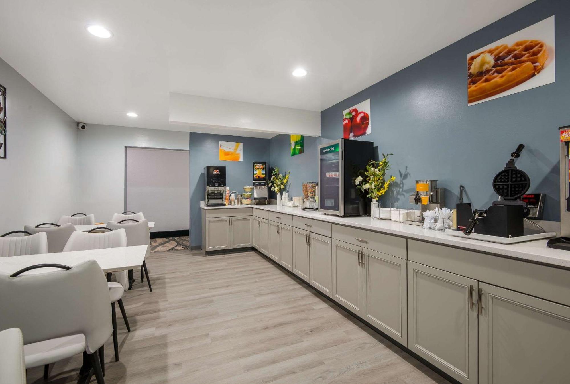 Quality Inn Oneida Екстериор снимка