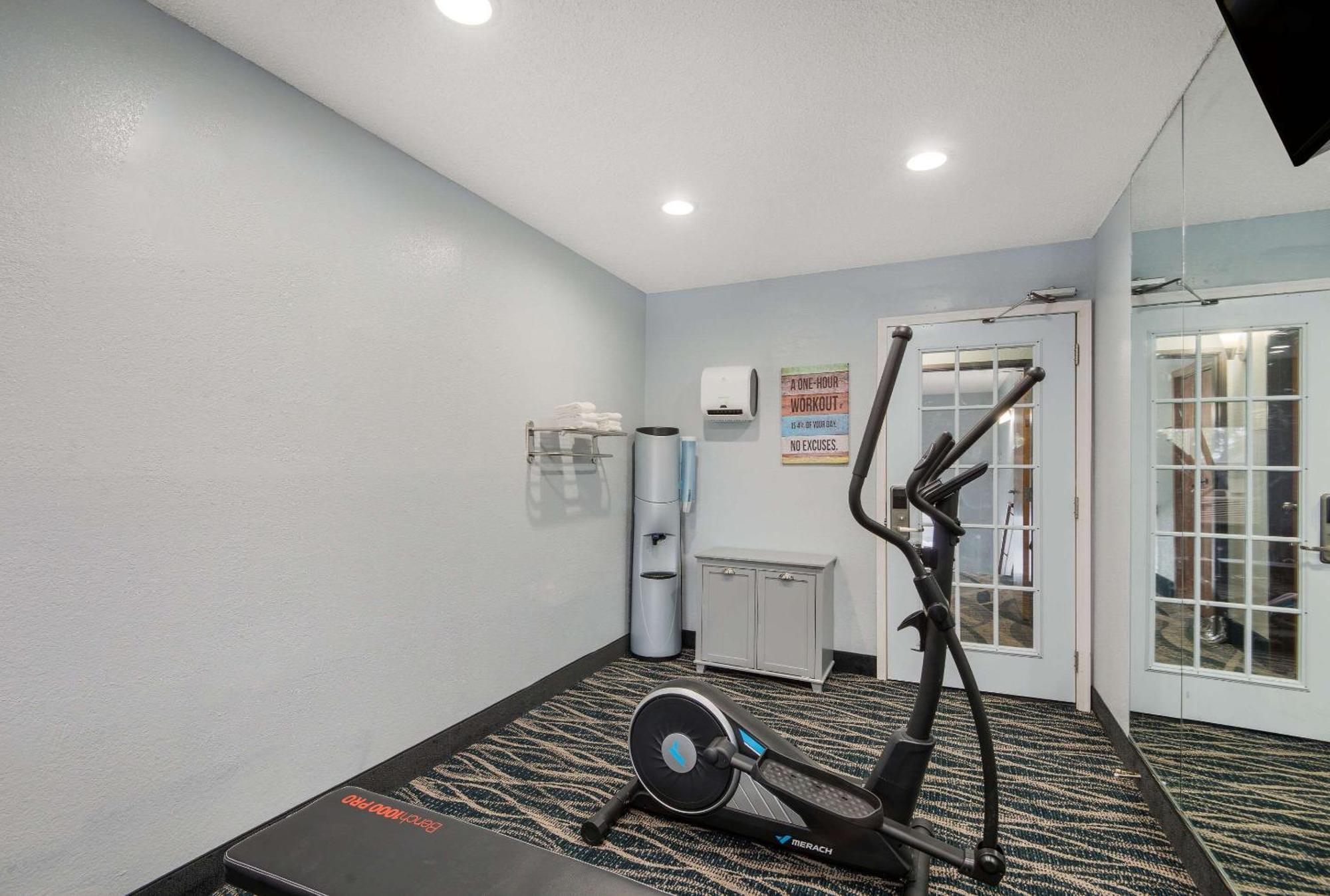 Quality Inn Oneida Екстериор снимка