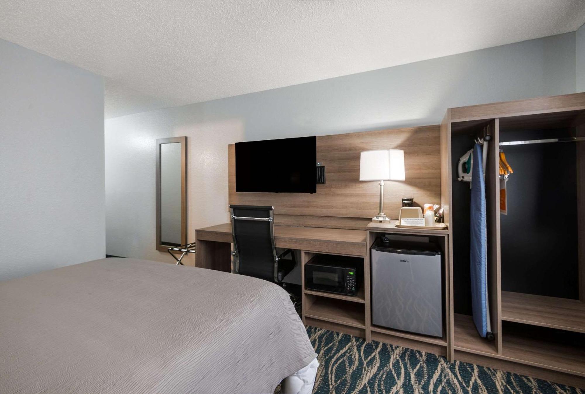 Quality Inn Oneida Екстериор снимка