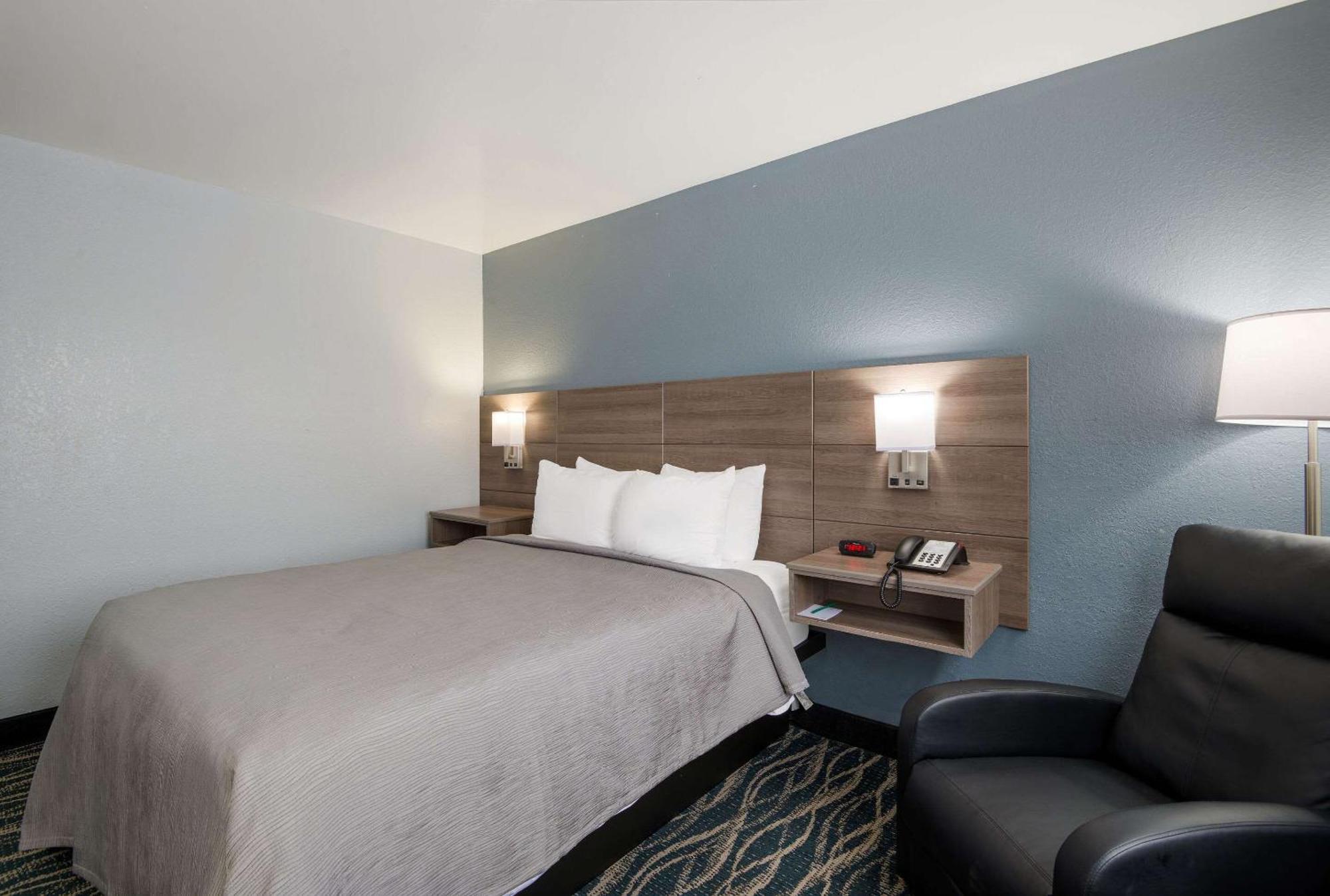 Quality Inn Oneida Екстериор снимка